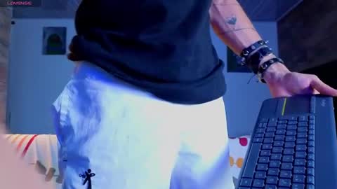 Andrew Noir  online show from September 8, 5:03 am