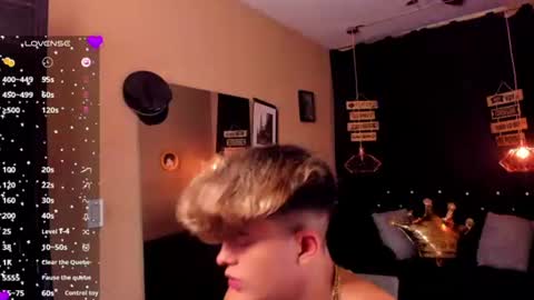 andrius_24 online show from June 11, 12:17 am