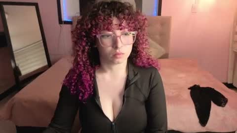 androm3da_ online show from August 15, 3:32 am