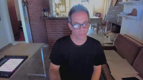 Andy Pandi online show from February 18, 3:31 pm