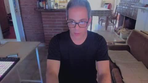 Andy Pandi online show from February 18, 5:43 pm
