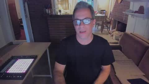 Andy Pandi online show from February 18, 9:56 pm