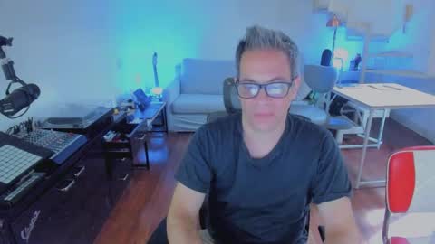 Andy Pandi online show from March 1, 1:41 pm