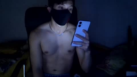 andy554582 online show from August 4, 3:25 am