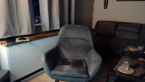 Andy online show from August 5, 7:23 pm