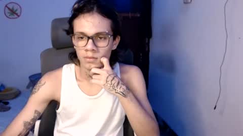 andy_dan1 online show from July 27, 9:31 pm