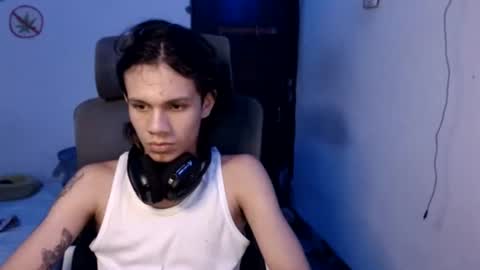 andy_dan1 online show from July 27, 10:37 pm