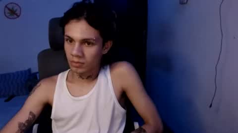andy_dan1 online show from July 28, 12:16 am