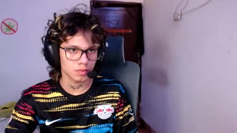 andy_dan1 online show from August 1, 7:53 pm