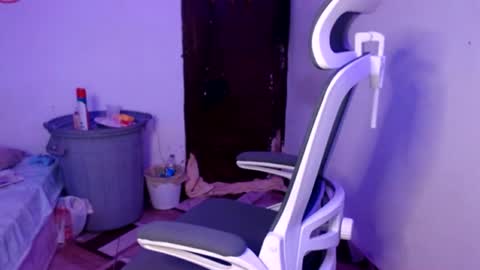 andy_dan1 online show from August 2, 12:17 am