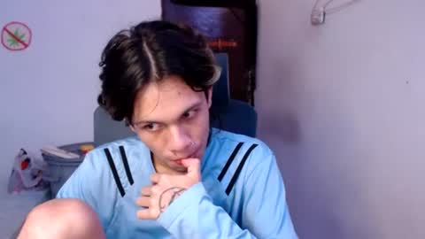 andy_dan1 online show from August 3, 12:28 am
