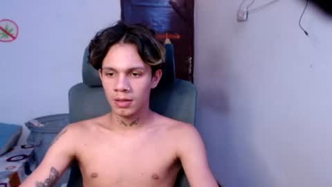 andy_dan1 online show from August 3, 11:12 pm