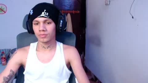 andy_dan1 online show from August 4, 7:22 pm