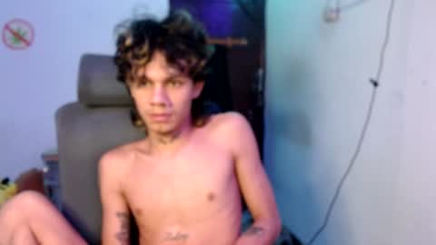 andy_dan1 online show from August 9, 9:49 pm