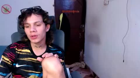 andy_dan1 online show from August 11, 10:23 pm