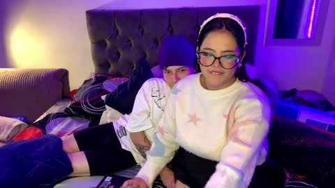 andy_emily online show from April 17, 8:10 am