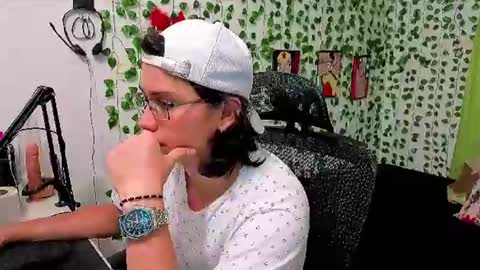 andy_gray01 online show from July 26, 8:03 pm