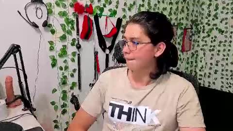 andy_gray01 online show from July 28, 10:16 pm