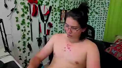 andy_gray01 online show from August 6, 7:02 pm