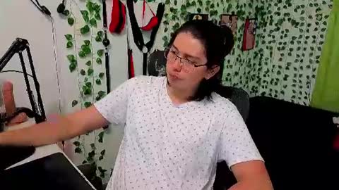 andy_gray01 online show from August 11, 7:38 pm