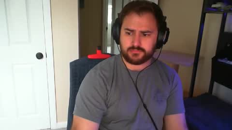 andysaurus_rex1 online show from April 19, 5:45 pm