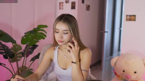 Angel online show from April 30, 3:26 pm