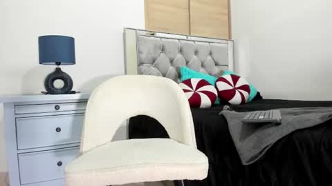 angel___sky online show from August 9, 2:56 am