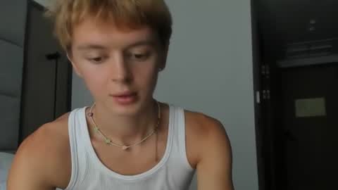 angel_andreww online show from July 20, 3:37 pm