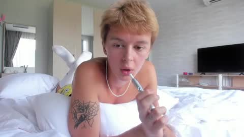 angel_andreww online show from July 26, 6:51 am