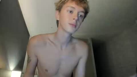 angel_andreww online show from July 30, 12:56 pm