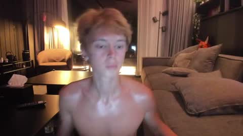 angel_andreww online show from August 6, 2:27 pm