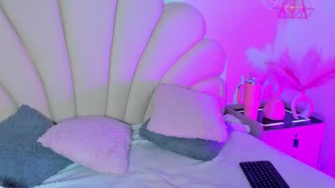 Angel online show from August 7, 1:33 pm