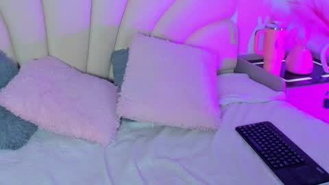 Angel online show from August 7, 2:39 pm