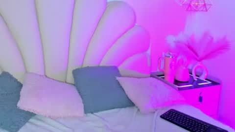 Angel online show from August 11, 4:20 pm