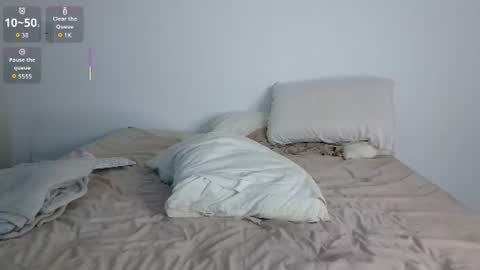 angel_boy01 online show from August 5, 12:30 am