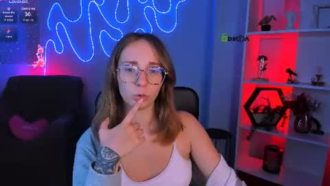 angel_hip online show from August 9, 3:40 am