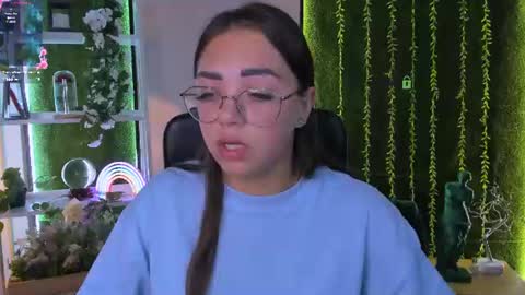 angel_hip online show from August 10, 2:29 pm