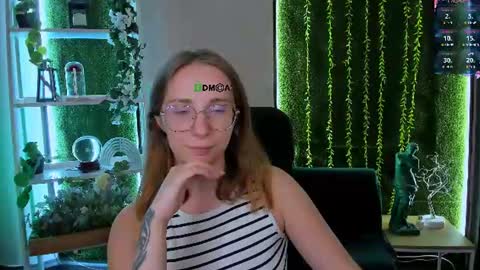 angel_hip online show from August 13, 1:08 am
