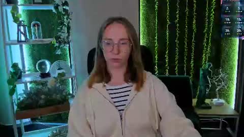 angel_hip online show from August 13, 2:14 am