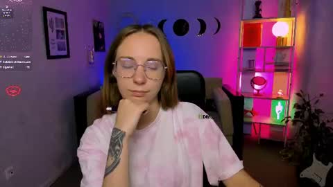 angel_hip online show from August 13, 10:24 pm