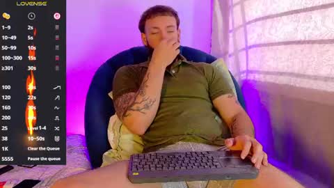 angel_kyrozz online show from August 2, 9:22 pm