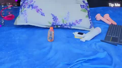 angel_medussa online show from August 12, 5:54 am