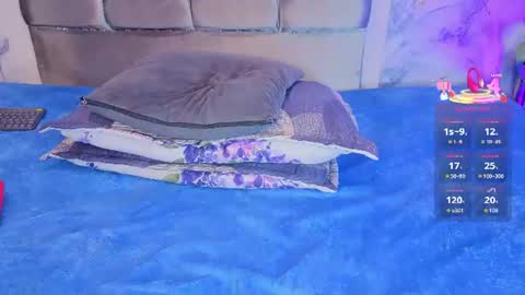 angel_medussa online show from August 14, 11:41 pm
