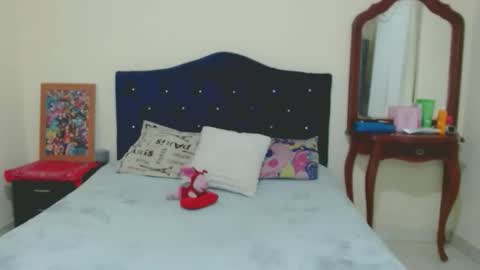 amy miranda  online show from March 22, 4:05 am