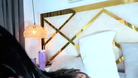 Nicolle  online show from August 4, 2:36 pm