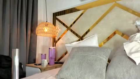 Nicolle  online show from August 15, 1:26 pm