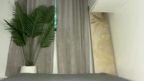 angel_petite07 online show from July 19, 2:35 am