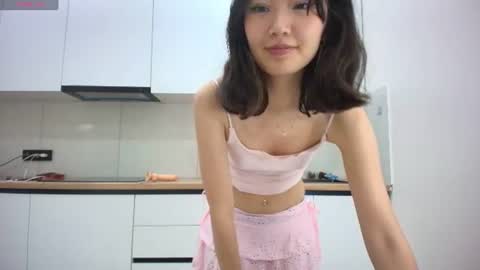 angel_soo online show from August 6, 3:00 pm