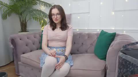 Angel online show from September 3, 10:40 am