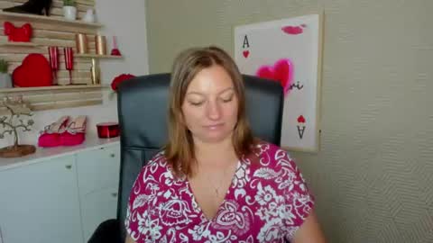 Angela online show from July 28, 9:04 am